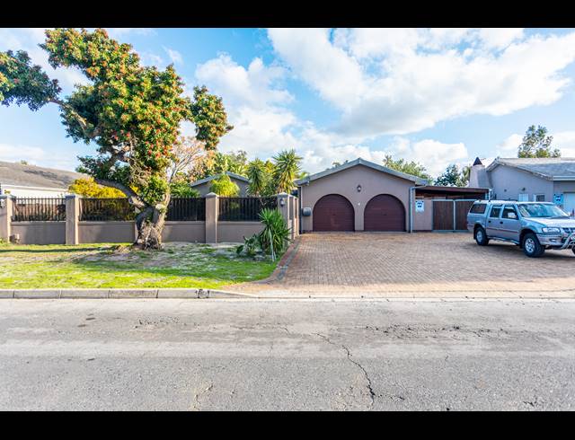 4 BEDROOM HOUSE FOR SALE IN AMANDELRUG